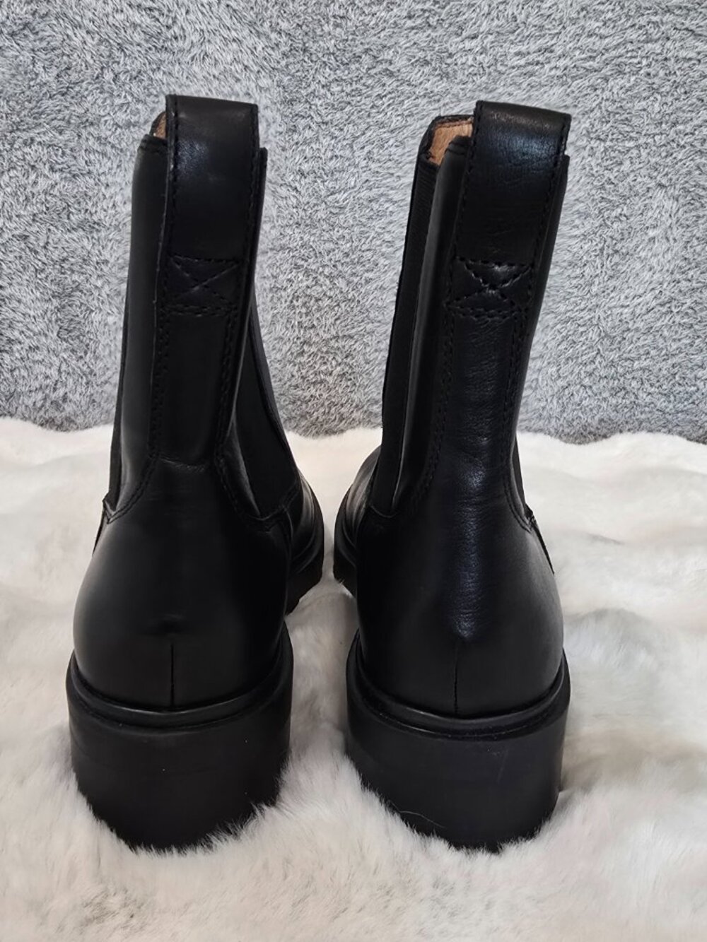 Madewell The Wyckoff Chelsea Lugsole Boot Black Leather Women's Size 7.5 NN020 - Picture 4 of 9